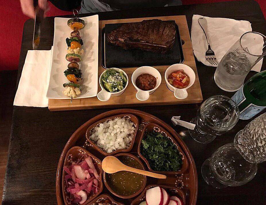 D’ La Santa | restaurant | 2359 10th Ave E, Seattle, WA 98102, USA | 2067092222 OR +1 206-709-2222