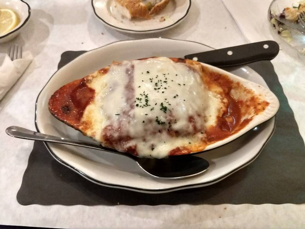 Filippos Italian Restaurant | restaurant | 6915 W Lincoln Ave, Milwaukee, WI 53219, USA | 4143214040 OR +1 414-321-4040