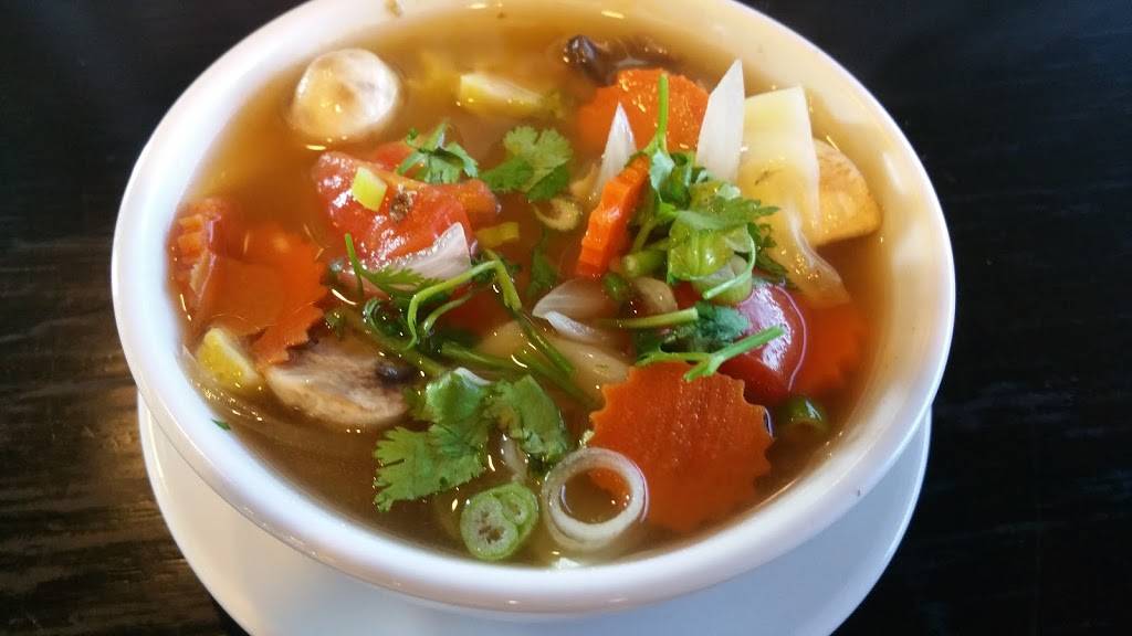 Thai Basil | restaurant | 814 E Main St, Brownsburg, IN 46112, USA | 3172867545 OR +1 317-286-7545