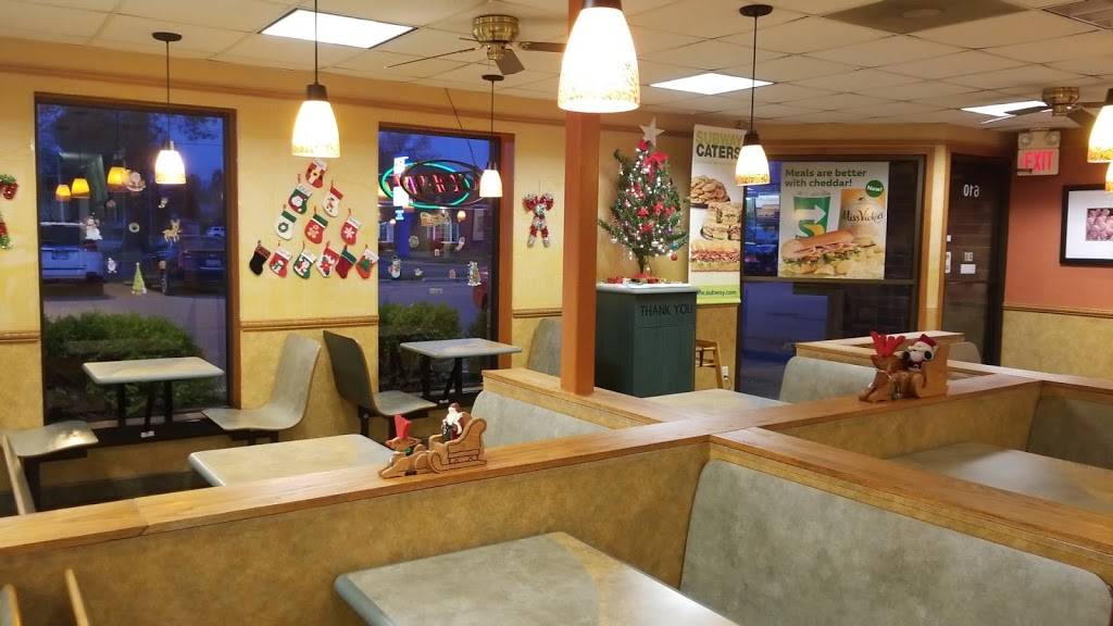 Subway Restaurants | restaurant | 610 W Main St, West Frankfort, IL 62896, USA | 6189373700 OR +1 618-937-3700