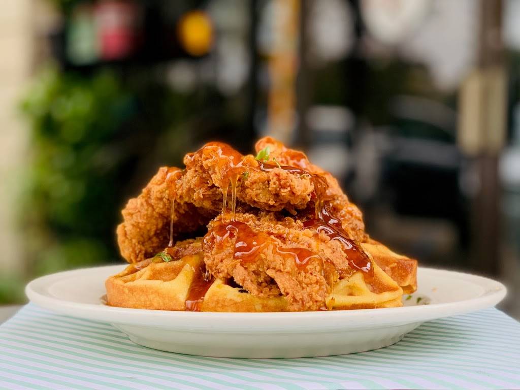 Crazy Pig Southern Kitchen | restaurant | 4700 LA-22 Suite 1&2, Mandeville, LA 70471, USA | 9857927900 OR +1 985-792-7900