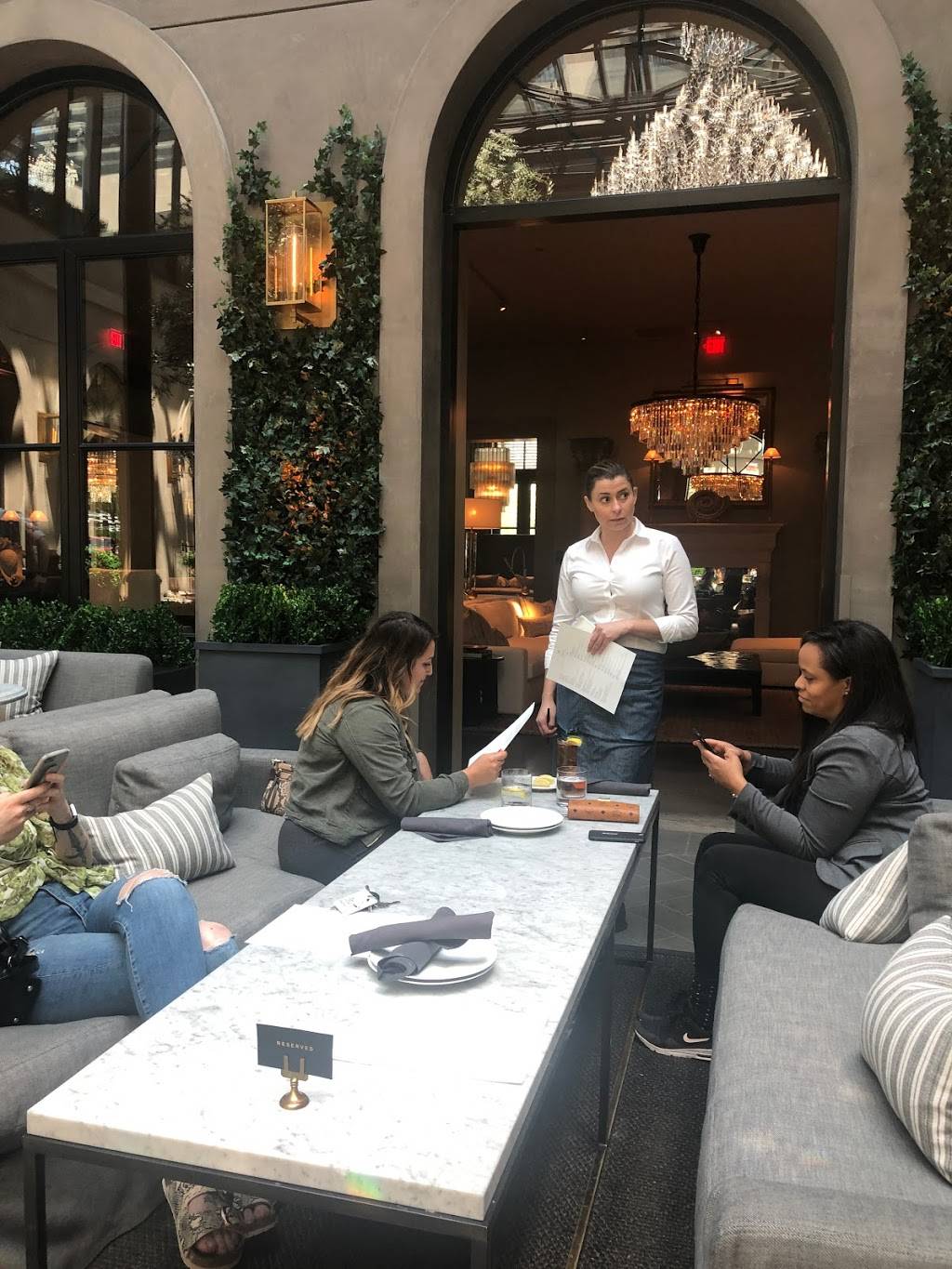 RH Nashville Café | restaurant | 2101 Green Hills Village Dr, Nashville, TN 37215, USA | 6152097644 OR +1 615-209-7644