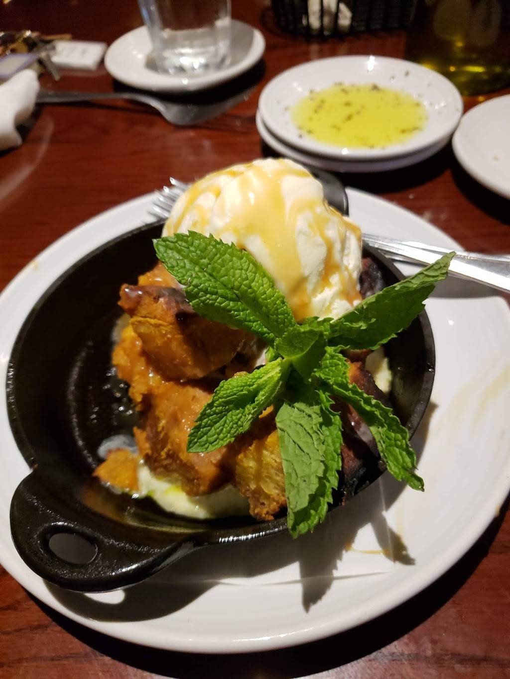 Carrabbas Italian Grill | restaurant | 2335 Hwy 6, Sugar Land, TX 77478, USA | 2819804433 OR +1 281-980-4433