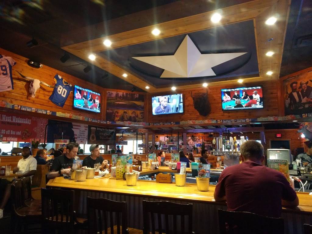 Texas Roadhouse | restaurant | 1205 E Lancaster Ave, Downingtown, PA 19335, USA | 6102695595 OR +1 610-269-5595