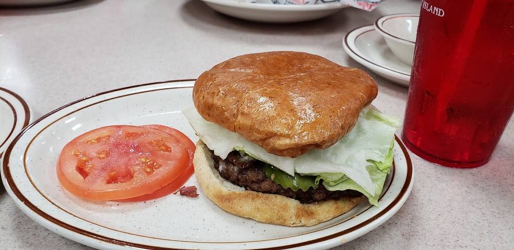 Leos Coney Island | restaurant | 5575 Greenfield Rd, Dearborn, MI 48126, USA | 3132530200 OR +1 313-253-0200