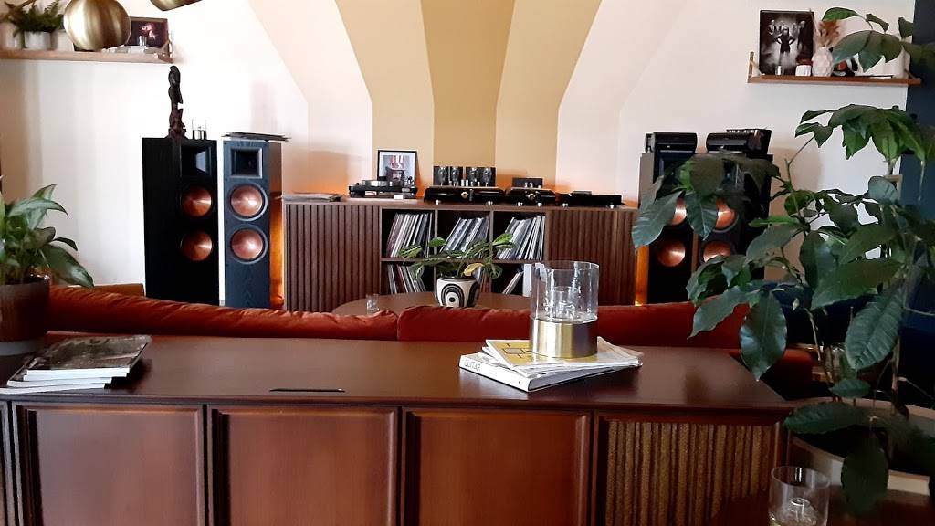 Decibel Sound & Drink | restaurant | 11380 SE 21st Ave, Milwaukie, OR 97222, USA | 5033426764 OR +1 503-342-6764