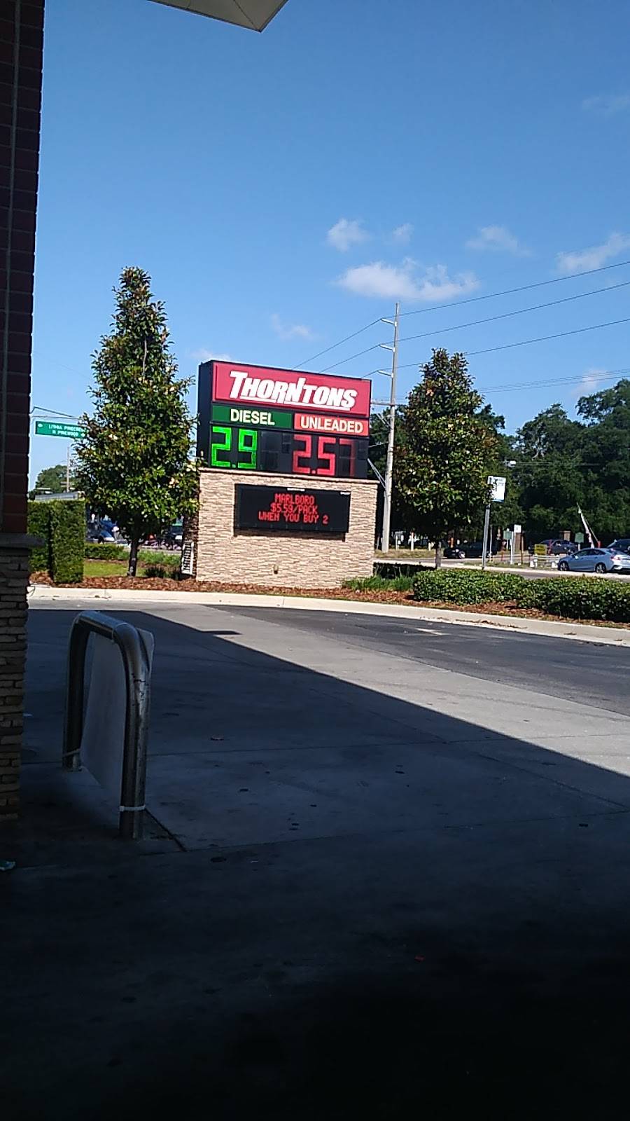 Thorntons | bakery | 425 E Brandon Blvd, Brandon, FL 33511, USA | 7276897444 OR +1 727-689-7444