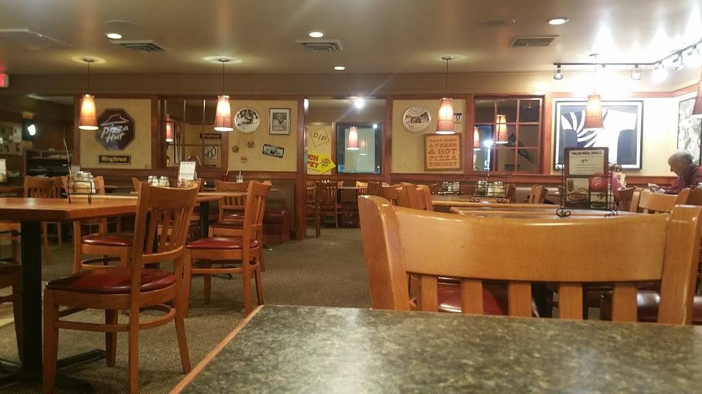 Pizza Hut | restaurant | 320 S West End Blvd, Quakertown, PA 18951, USA | 2155360245 OR +1 215-536-0245