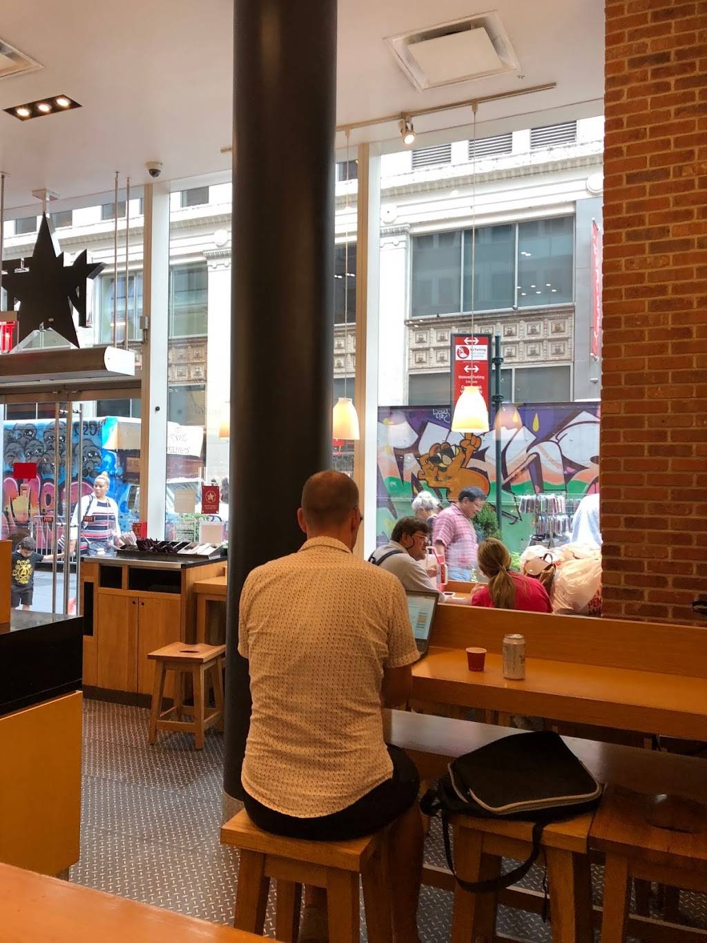 Pret A Manger | cafe | 106 W 32nd St, New York, NY 10001, USA | 2129676760 OR +1 212-967-6760