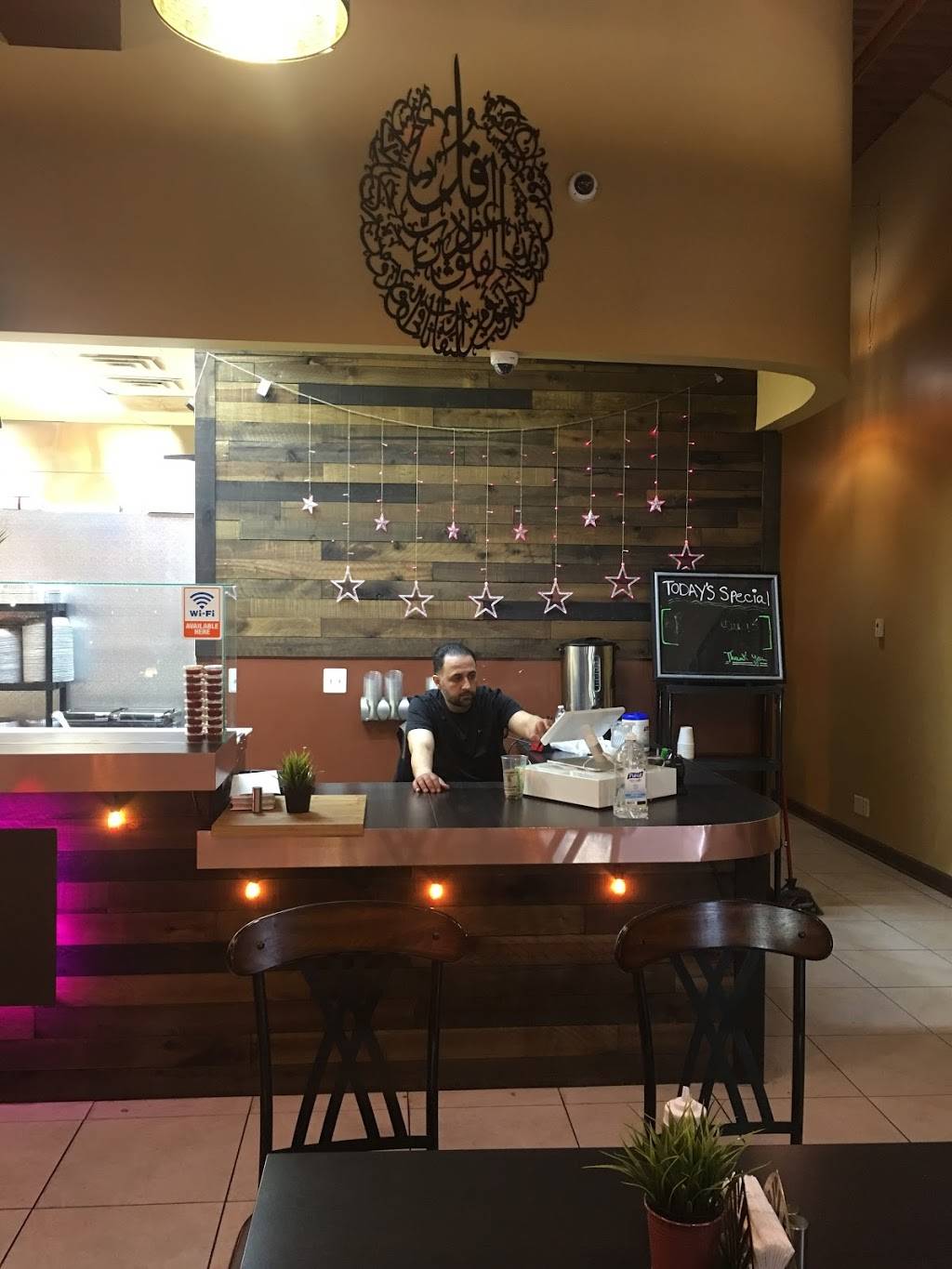 Shawerma House | restaurant | 11015 S Harlem Ave, Worth, IL 60482, USA | 7085862666 OR +1 708-586-2666