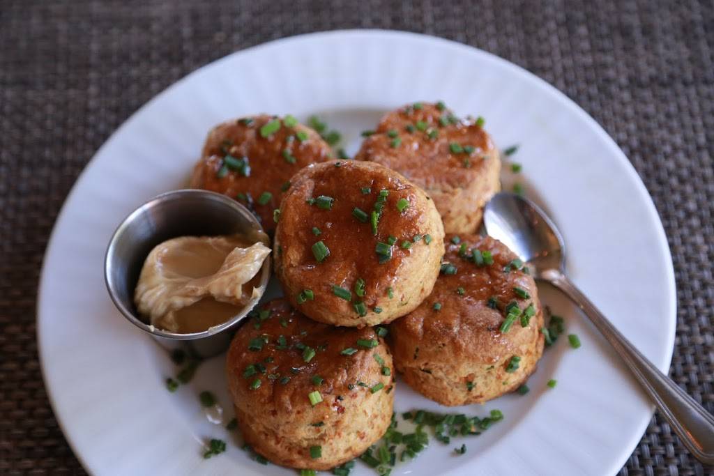 Oz Restaurant & Bar | restaurant | 2950 Clarendon Blvd, Arlington, VA 22201, USA | 7036640693 OR +1 703-664-0693