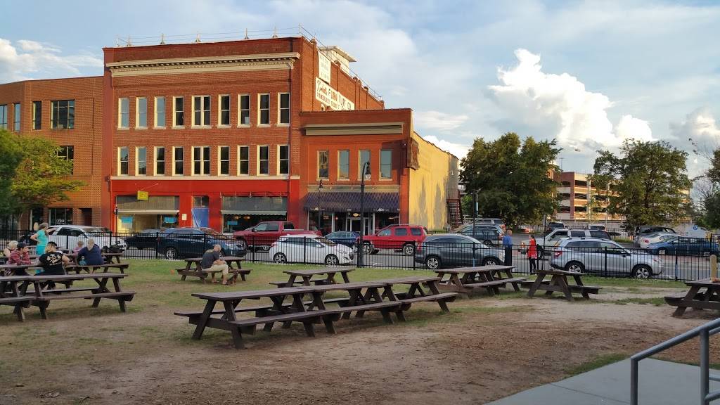 Bull McCabes Irish Pub | restaurant | 427 W Main St, Durham, NC 27701, USA | 9196823061 OR +1 919-682-3061