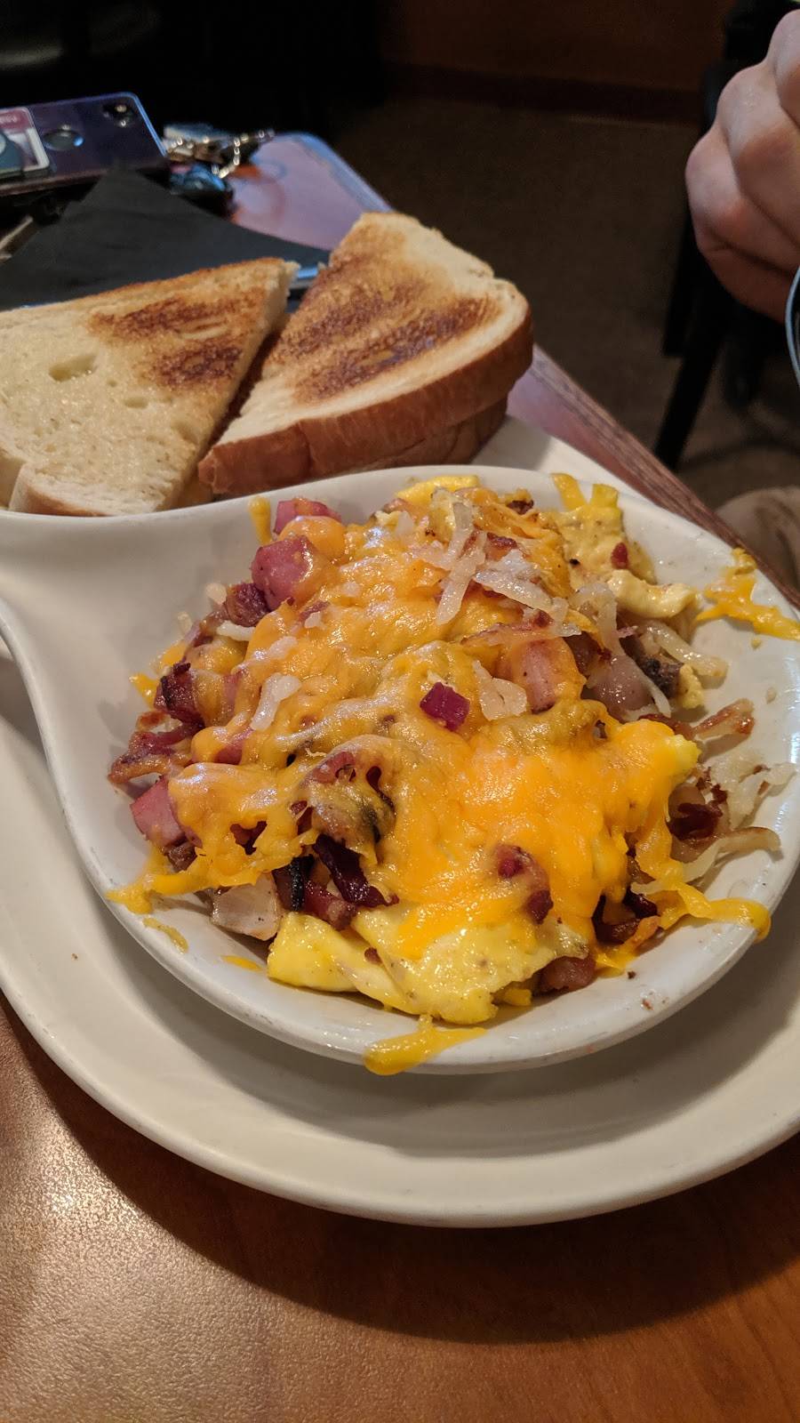 Mary Codys Restaurant | restaurant | 205 Main St, Onalaska, WI 54650, USA | 6085192200 OR +1 608-519-2200