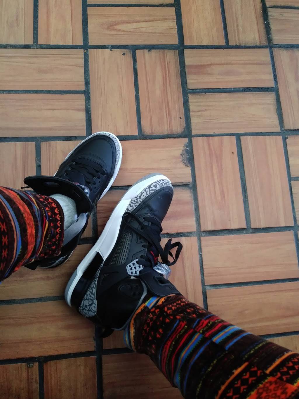 Chucks Cafe | restaurant | 551 Hamilton Ave, Trenton, NJ 08609, USA | 6093922022 OR +1 609-392-2022