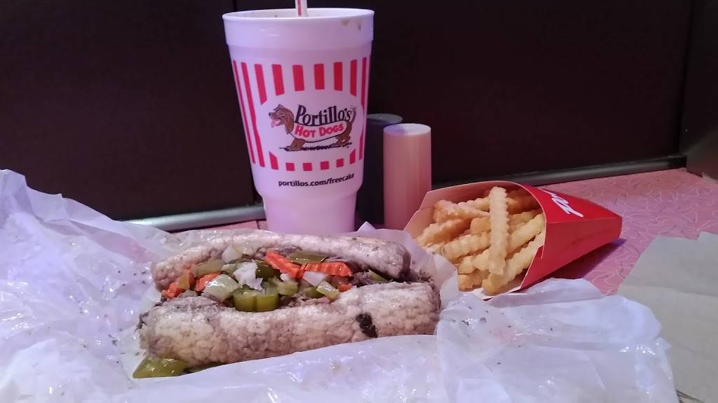 Portillos | restaurant | 7600 Roosevelt Rd, Forest Park, IL 60130, USA | 7087493663 OR +1 708-749-3663