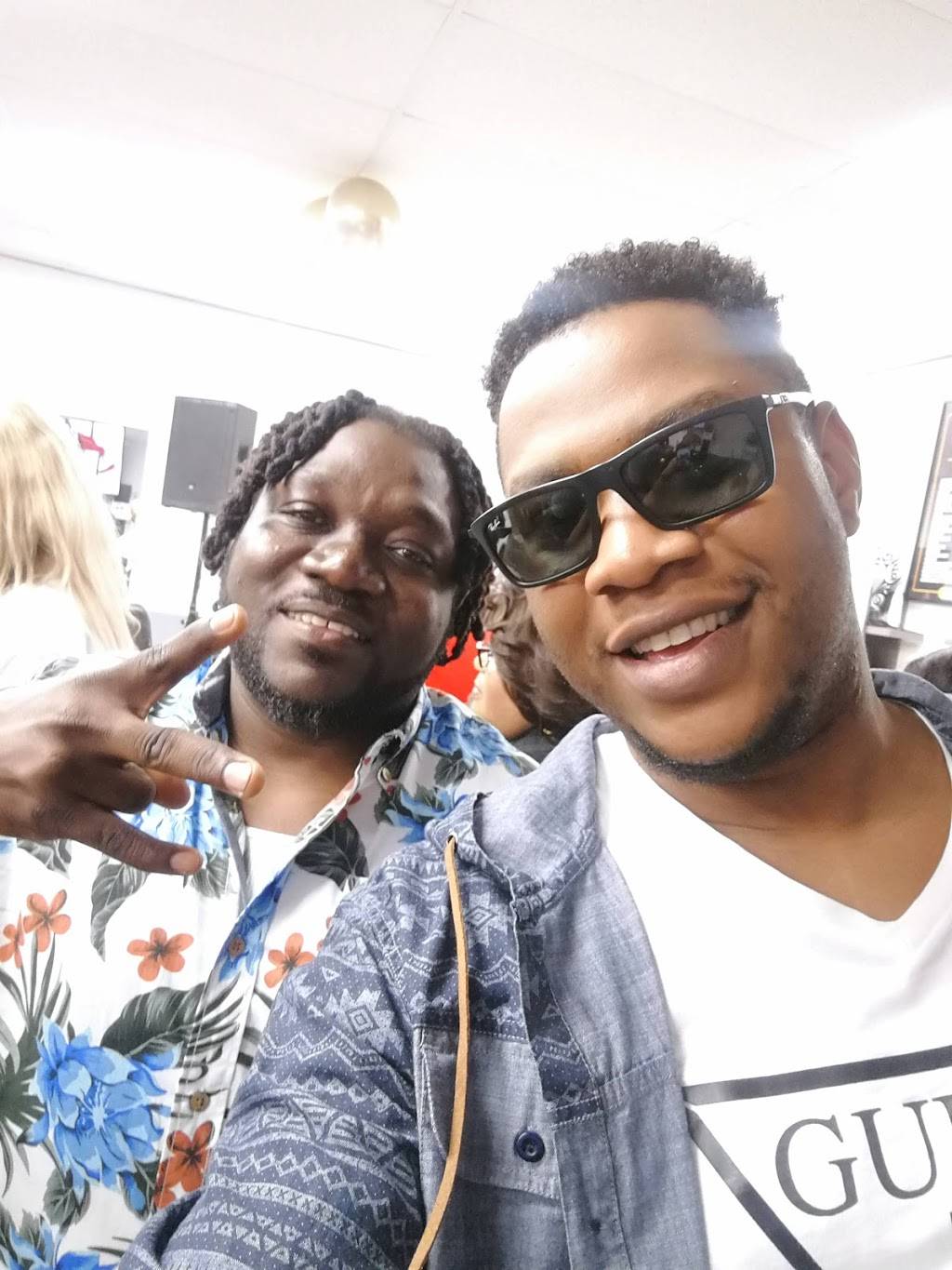 Restaurant la Mer Jaune | restaurant | 5832 Boulevard Léger, Montréal-Nord, QC H1G 1K6, Canada | 5143246511 OR +1 514-324-6511