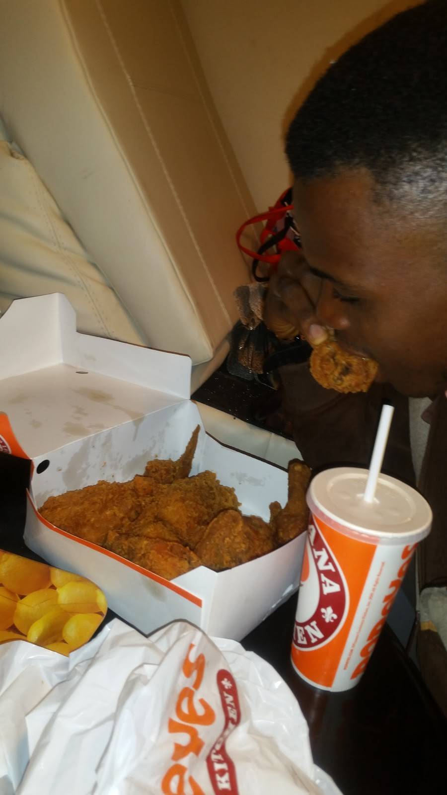 Popeyes Louisiana Kitchen | restaurant | 2200-2202 Jane St, North York, ON M3M 1A4, Canada | 4166148883 OR +1 416-614-8883