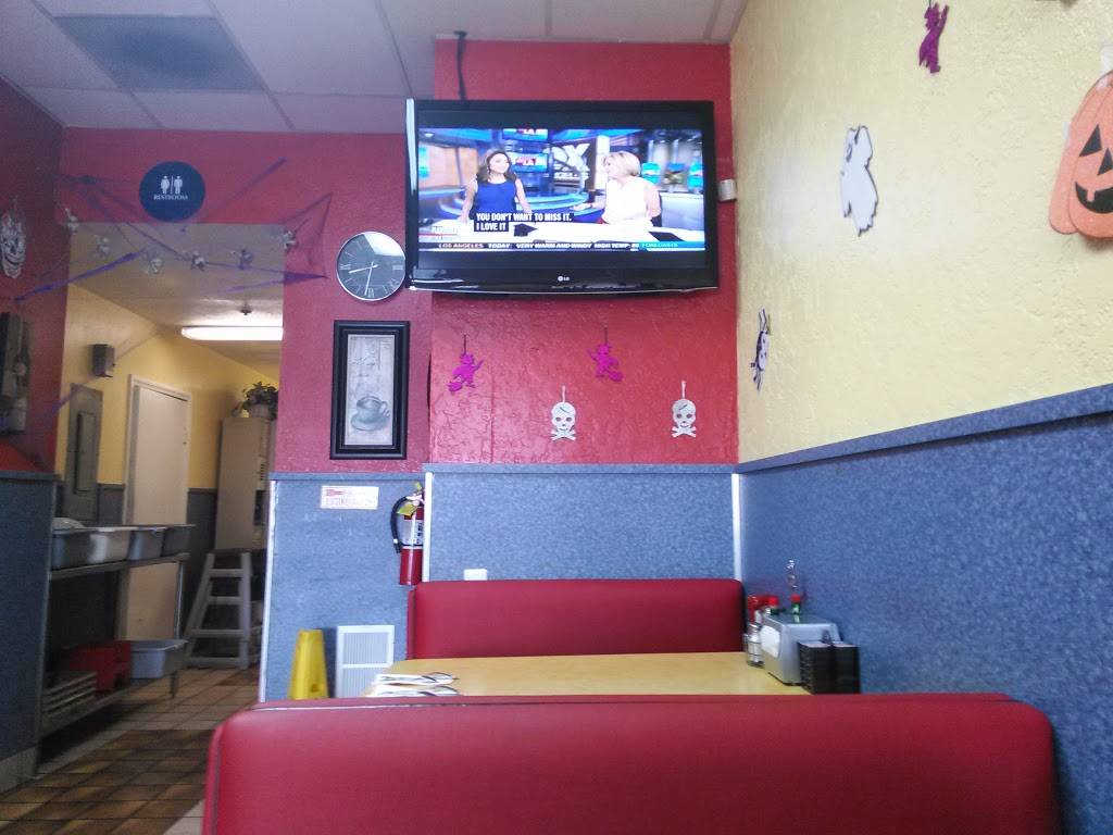 Brandons Diner Three | restaurant | 10271 Magnolia Ave, Riverside, CA 92503, USA | 9516372782 OR +1 951-637-2782