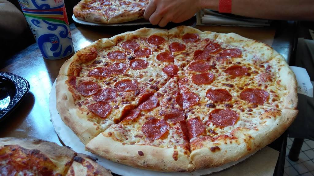 Louies Italian Restaurant | restaurant | 104 57th Ave, Orlando, FL 32819, USA | 4073638000 OR +1 407-363-8000