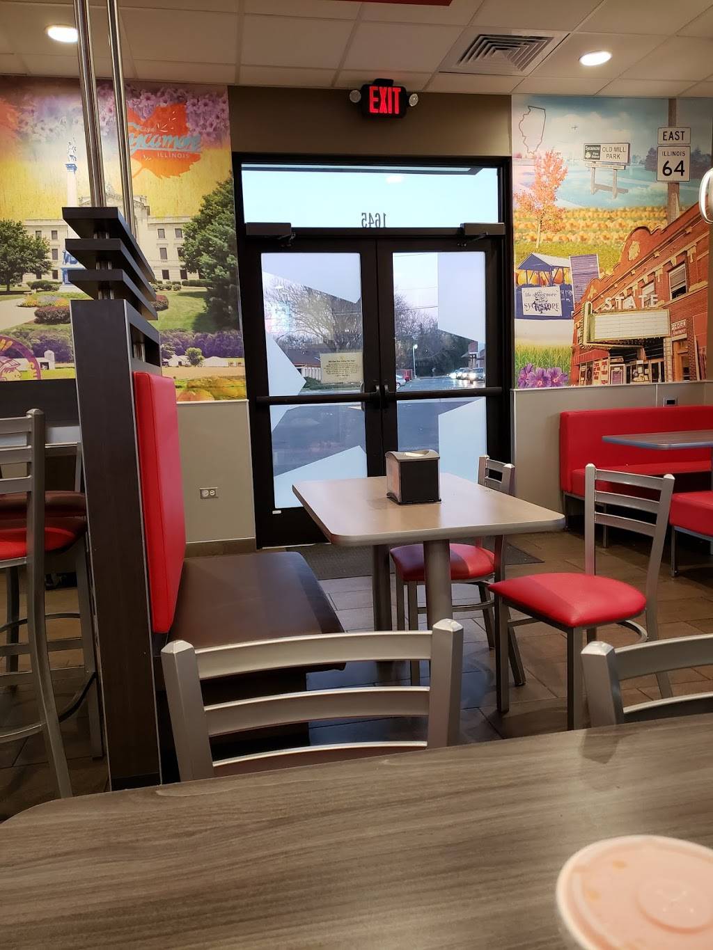 Hardees | restaurant | 1645 Dekalb Ave, Sycamore, IL 60178, USA | 7792224971 OR +1 779-222-4971