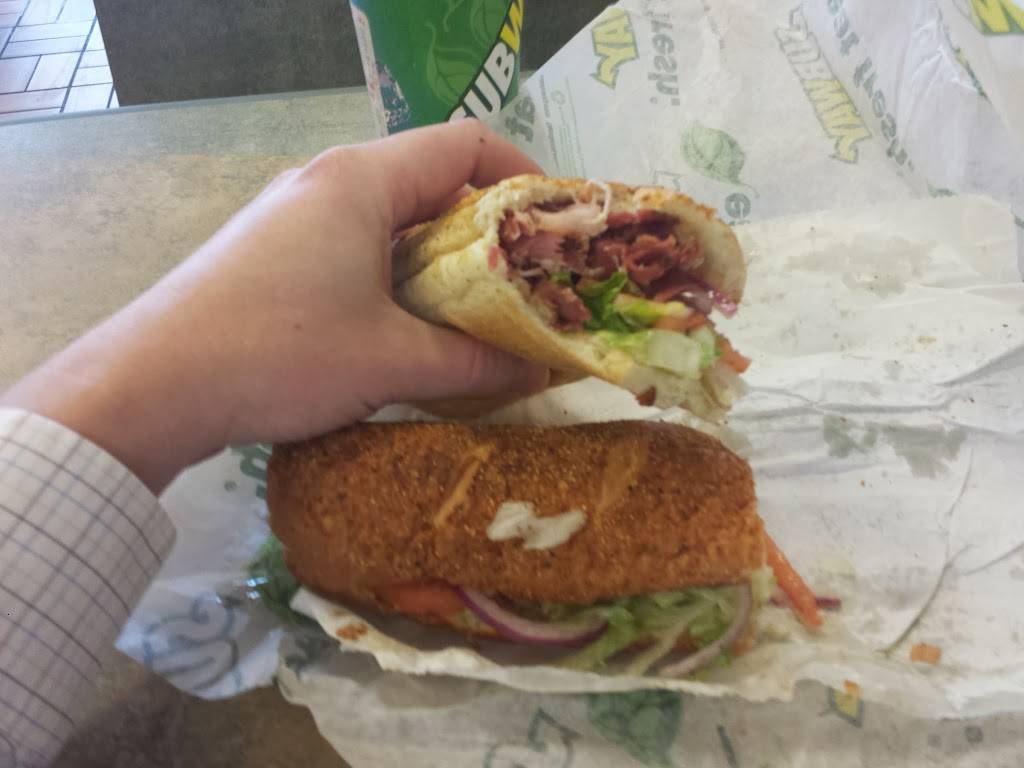 Subway | restaurant | 21147 TX-249, Houston, TX 77070, USA | 8328436484 OR +1 832-843-6484