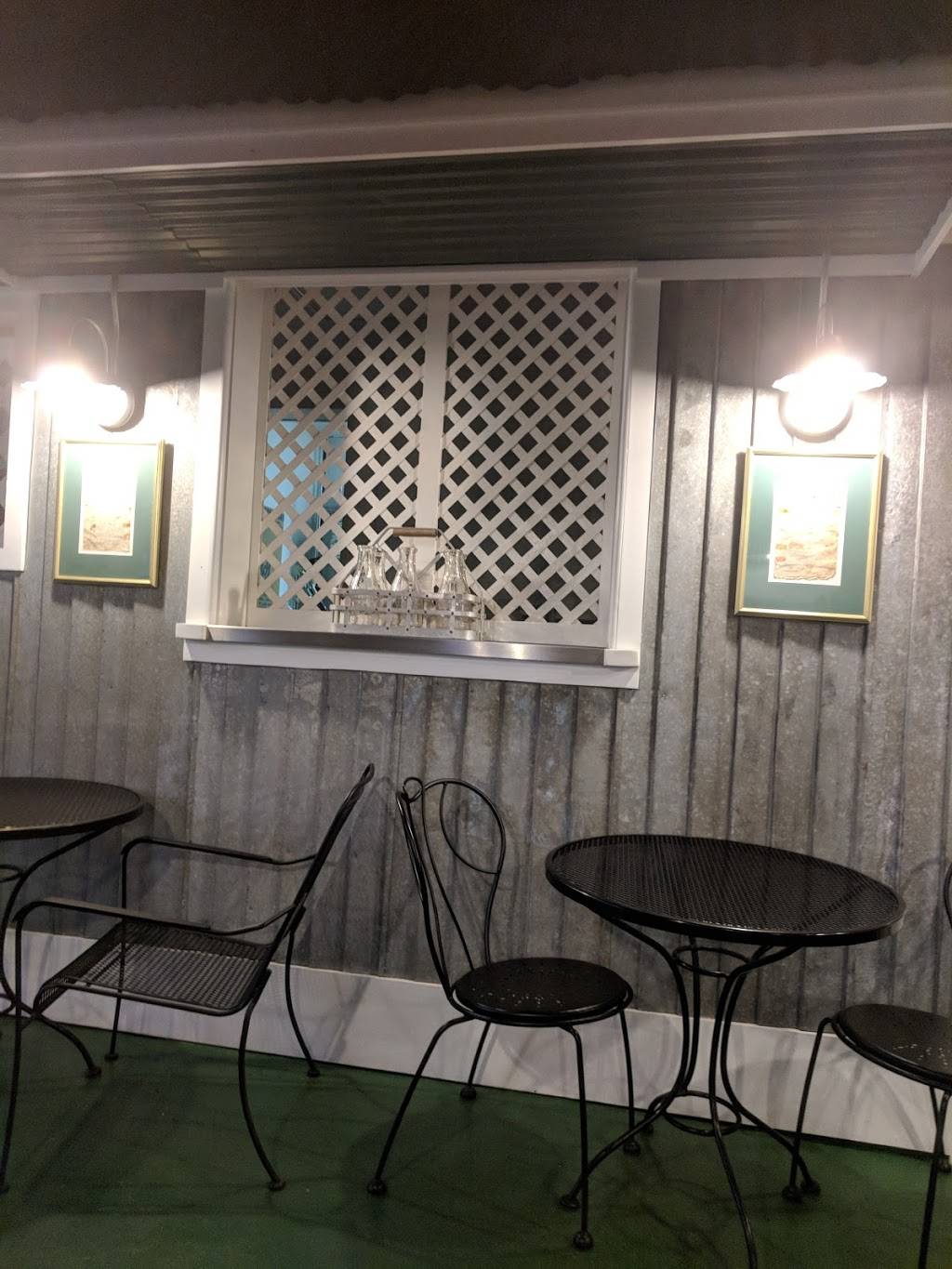 Shaws Ridge Farm Ice Cream, BBQ Barn & Mini-Golf | restaurant | 59 Shaws Ridge Rd, Sanford, ME 04073, USA | 2073242510 OR +1 207-324-2510