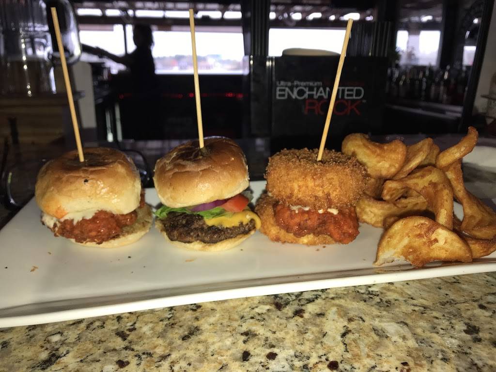 Pelicans Cove Restaurant & Bar | restaurant | 12947 Lake Conroe Hills Dr, Willis, TX 77318, USA | 9367015168 OR +1 936-701-5168