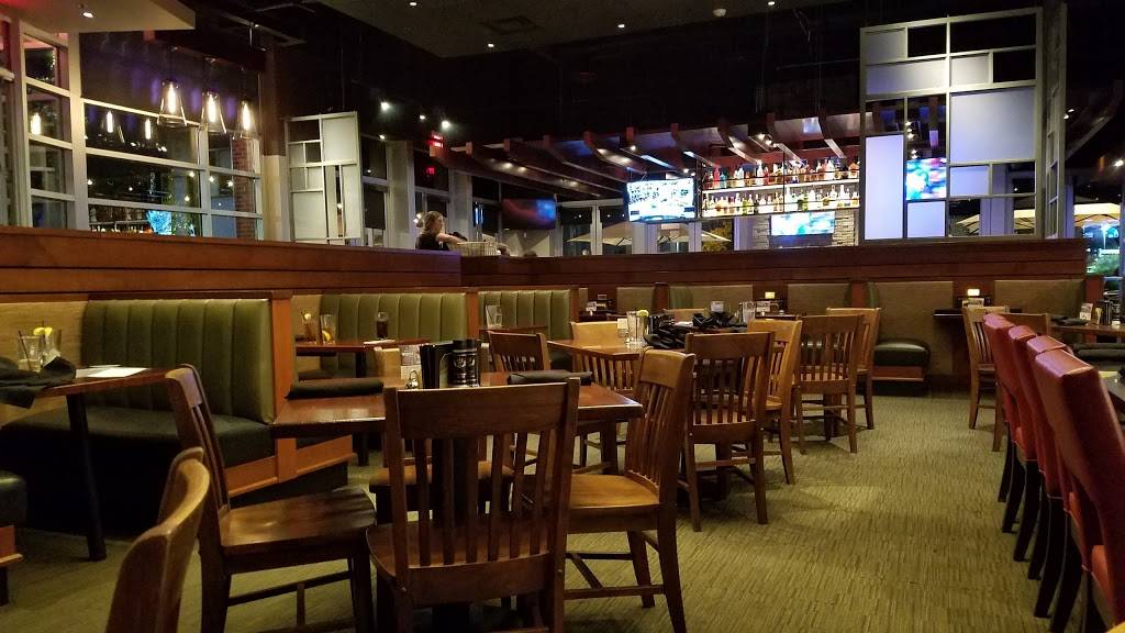 Houlihans | restaurant | Prestonwood Houlihan’s, 5225 Belt Line Rd #220, Dallas, TX 75254, USA | 9723860689 OR +1 972-386-0689