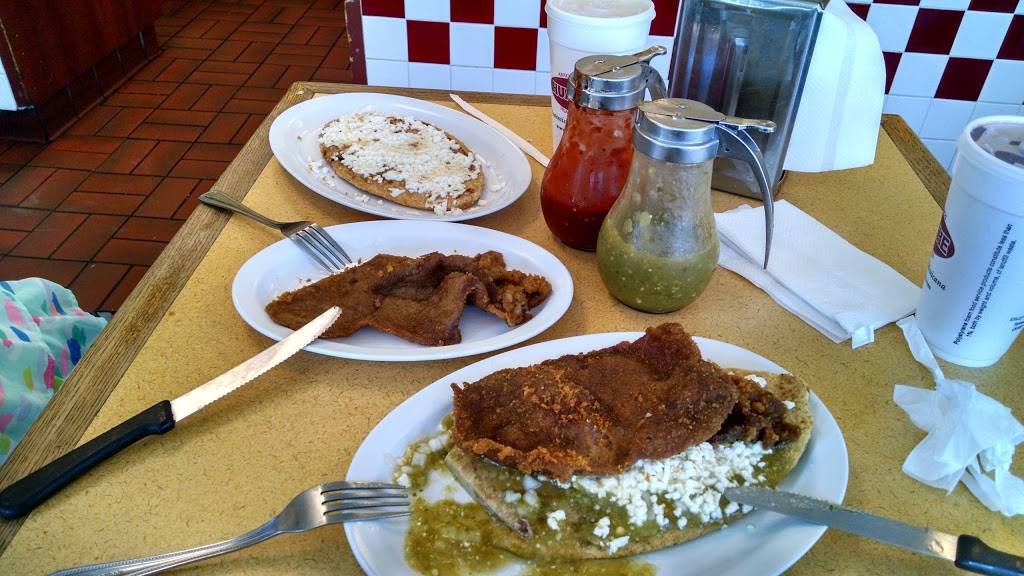 El Huarache Veloz | restaurant | 13127 San Fernando Rd #108, Sylmar, CA 91342, USA | 8188338038 OR +1 818-833-8038