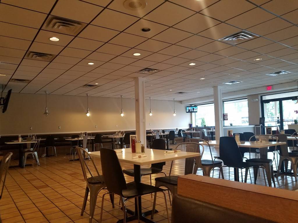 The Place 2 Be | restaurant | 615 Franklin Ave, Hartford, CT 06114, USA | 8609047891 OR +1 860-904-7891