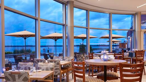 Shoreline Bar & Grille | restaurant | 2 Sassafras Pier, Erie, PA 16507, USA | 8146361005 OR +1 814-636-1005