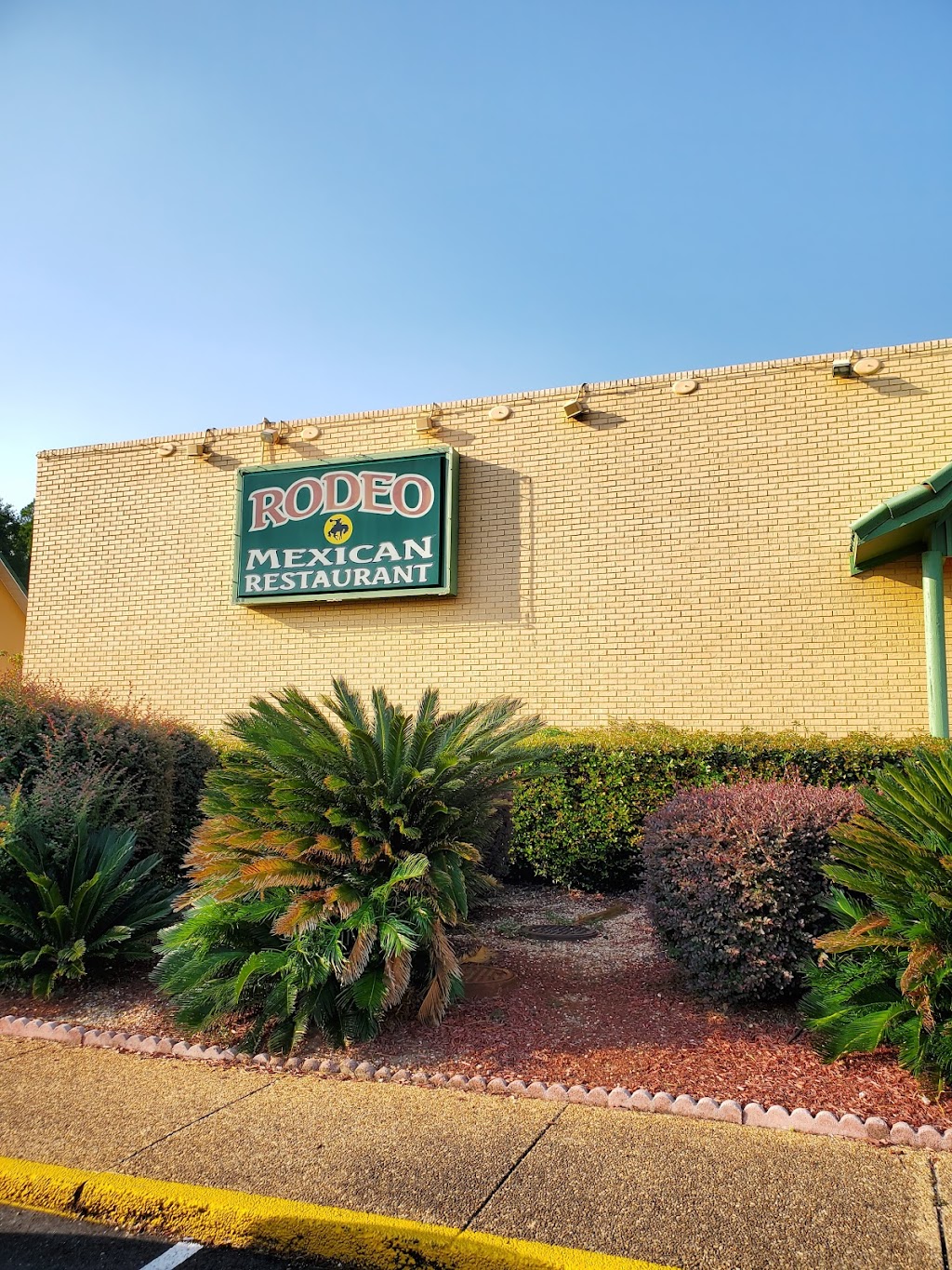 Rodeo Mexican Restaurant | restaurant | 2240 Ross Clark Cir, Dothan, AL 36301, USA | 3346776677 OR +1 334-677-6677
