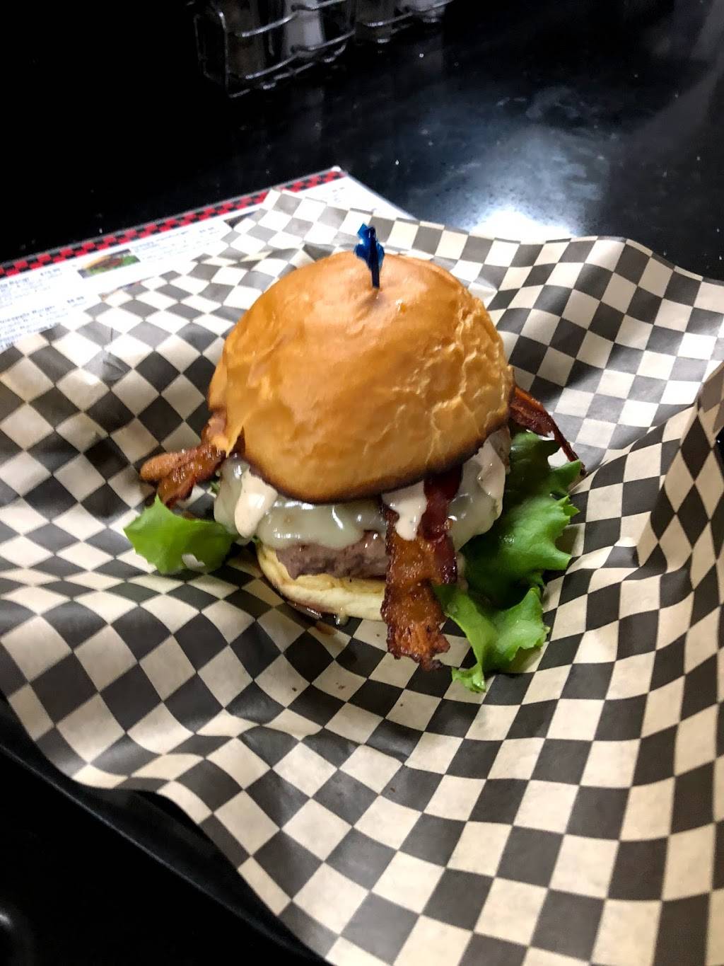 Cosmos Burgers | restaurant | 3831 Crowell Rd, Turlock, CA 95382, USA | 2096649458 OR +1 209-664-9458