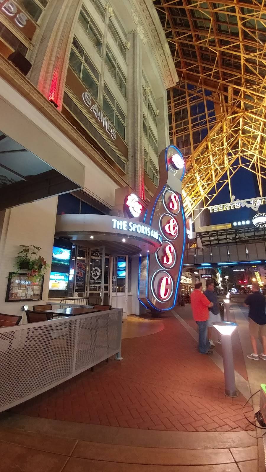 S & SC Sportsbar | restaurant | 427 S 4th St, Louisville, KY 40202, USA | 5025681400 OR +1 502-568-1400