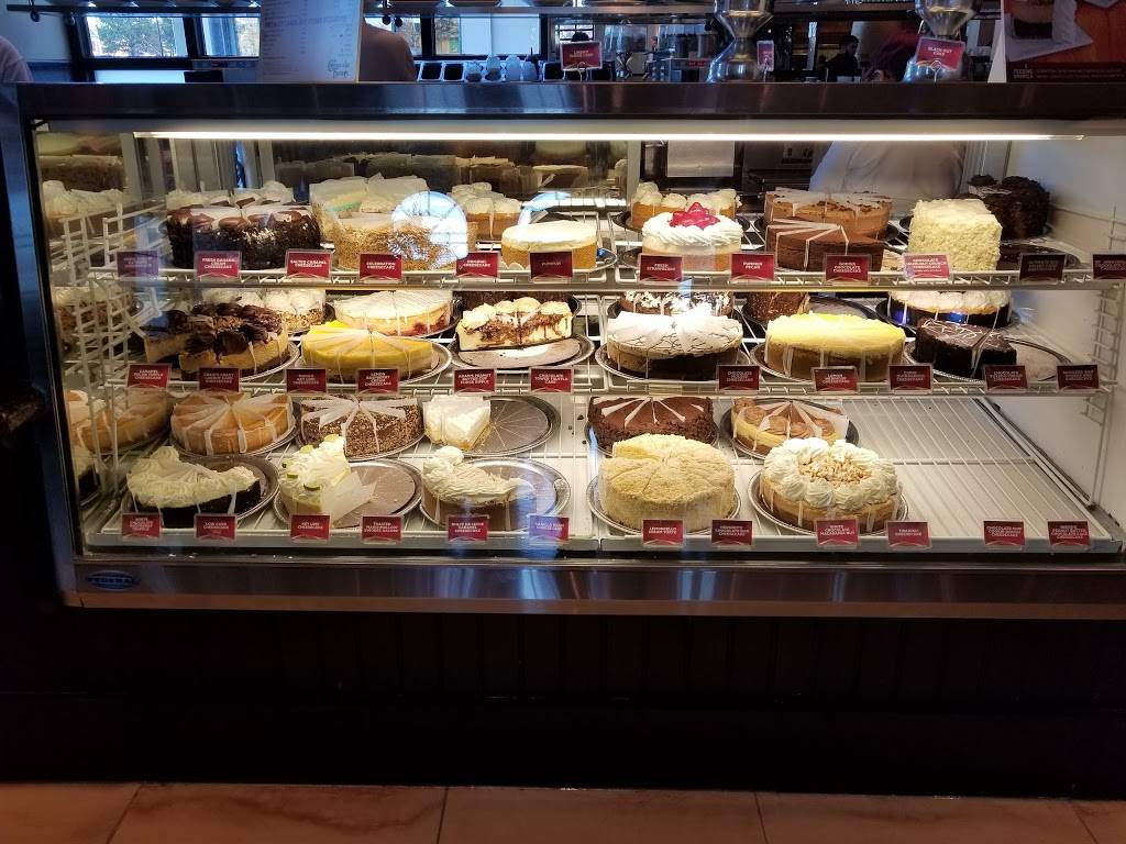 The Cheesecake Factory | restaurant | 455 Menlo Park Drive, Edison, NJ 08837, USA | 7324947000 OR +1 732-494-7000
