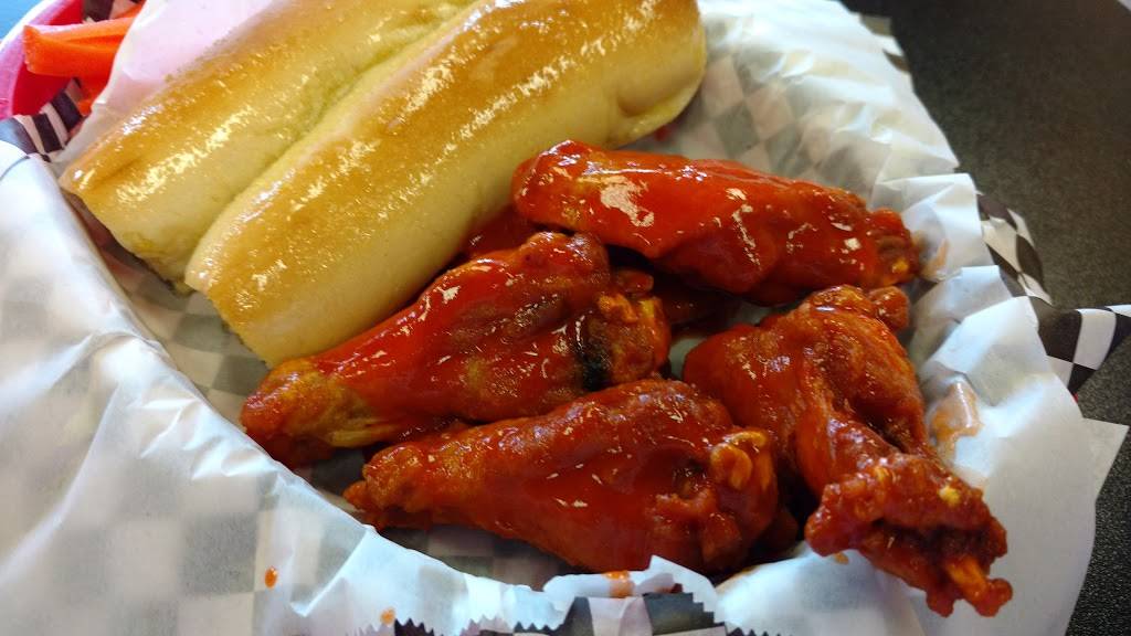 Joes Wings & Fries | restaurant | 4676 Market St, San Diego, CA 92102, USA | 6195270608 OR +1 619-527-0608