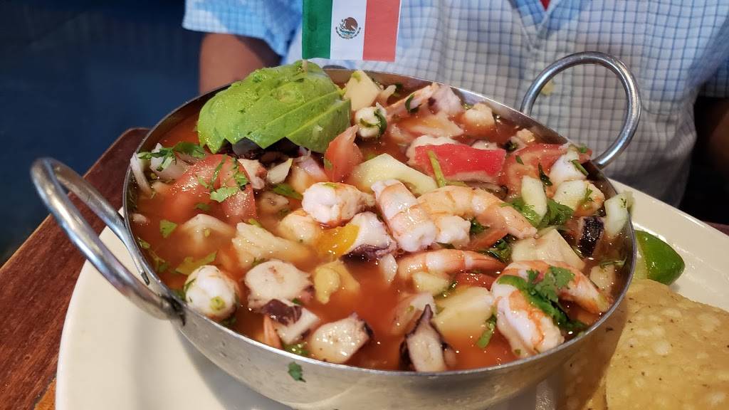 Costa Azul | restaurant | 800 W 17th St, Santa Ana, CA 92706, USA | 7145411144 OR +1 714-541-1144