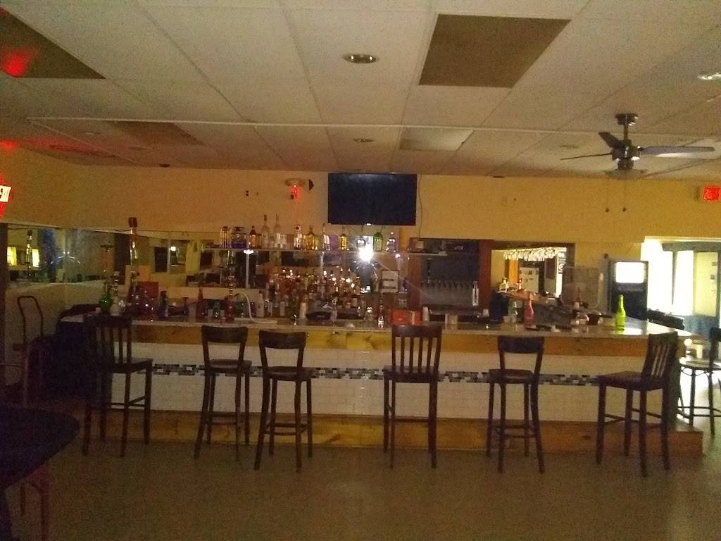 TJays Bar and Grill | restaurant | 790 Waterville St, Waterbury, CT 06710, USA | 2035283642 OR +1 203-528-3642