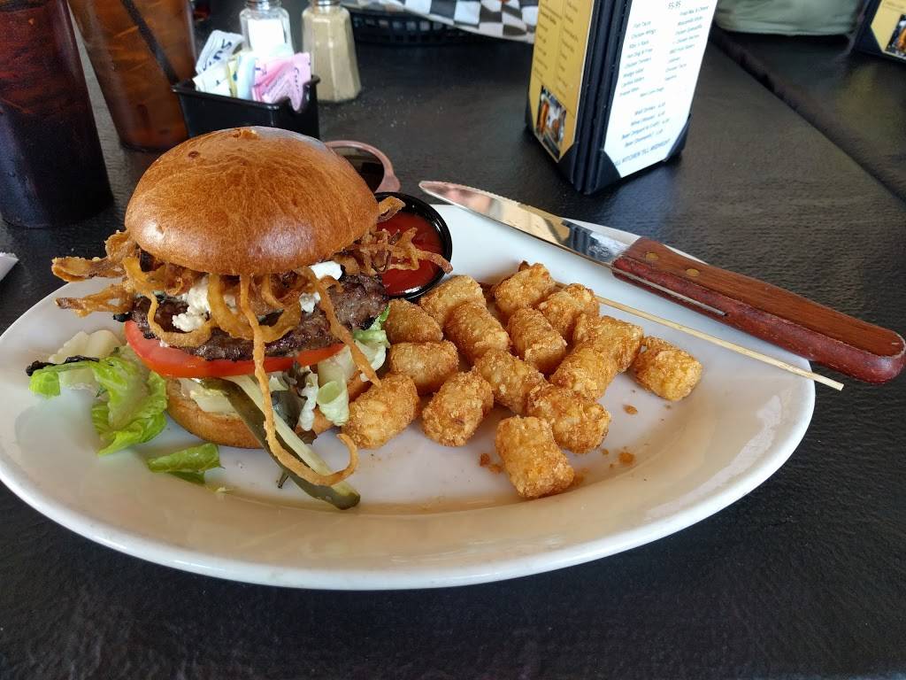 Smokin Burgers & Lounge | restaurant | 1775 E Palm Canyon Dr #220, Palm Springs, CA 92264, USA | 7608835999 OR +1 760-883-5999