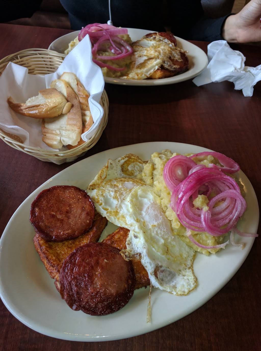 Dominican Restaurant | restaurant | 1637, 1019 Front St, Uniondale, NY 11553, USA | 5162925700 OR +1 516-292-5700