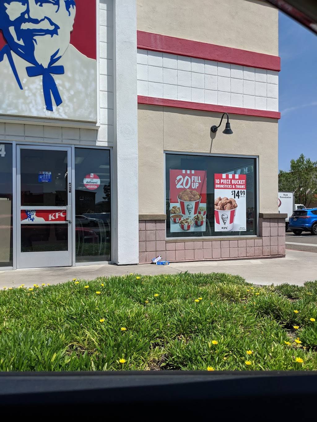 KFC | restaurant | 724 Fletcher Pkwy, El Cajon, CA 92020, USA | 6194471347 OR +1 619-447-1347