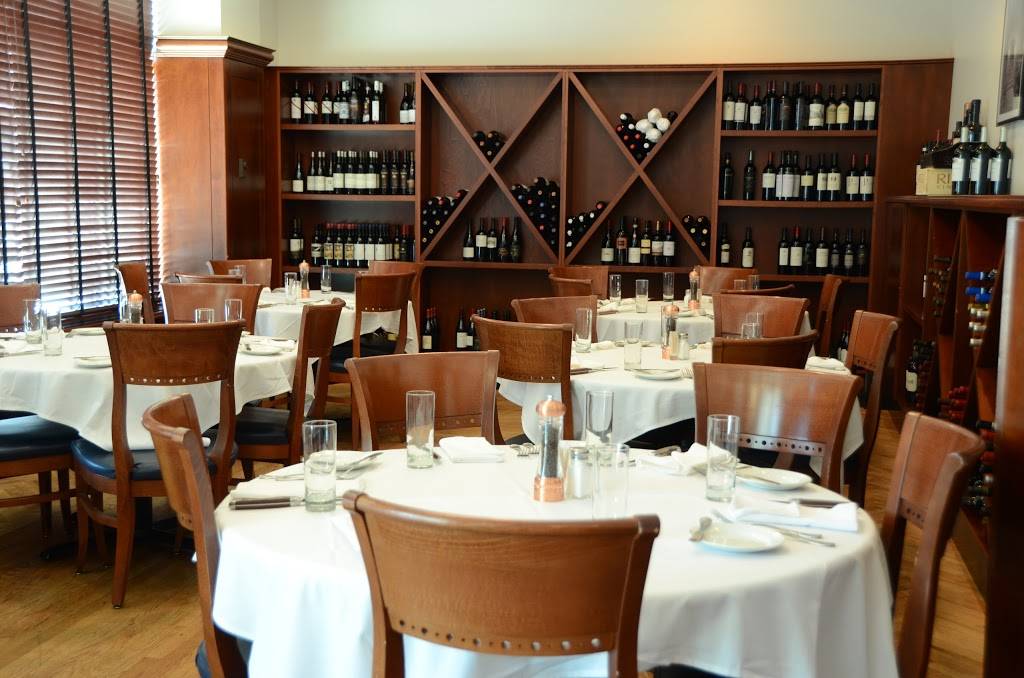 Bass Street Chop House | restaurant | 1601 River Dr Ste 100, Moline, IL 61265, USA | 3097624700 OR +1 309-762-4700