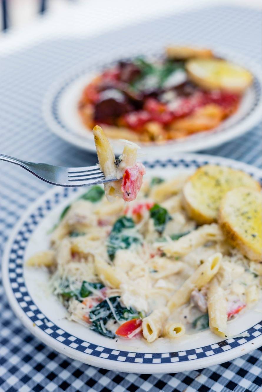 Magpies Gourmet Pizza | restaurant | 105 S Houghton Rd, Tucson, AZ 85748, USA | 5207519949 OR +1 520-751-9949