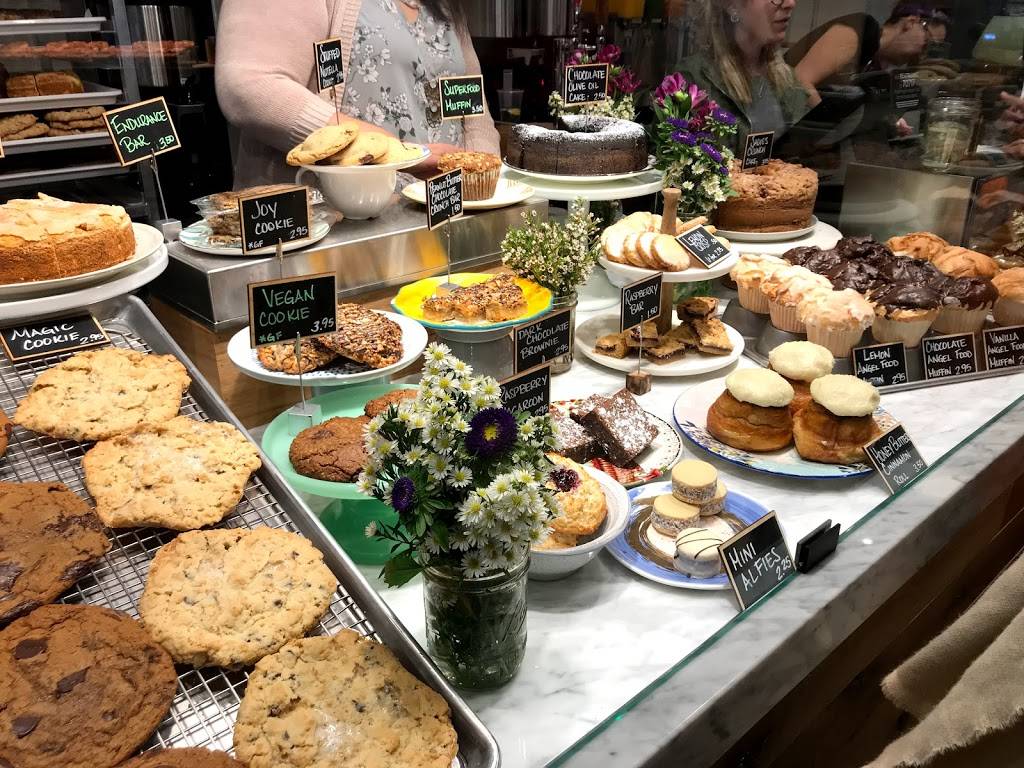 Beatrix Market | restaurant | 23 E Jackson Blvd, Chicago, IL 60604, USA | 3125830598 OR +1 312-583-0598