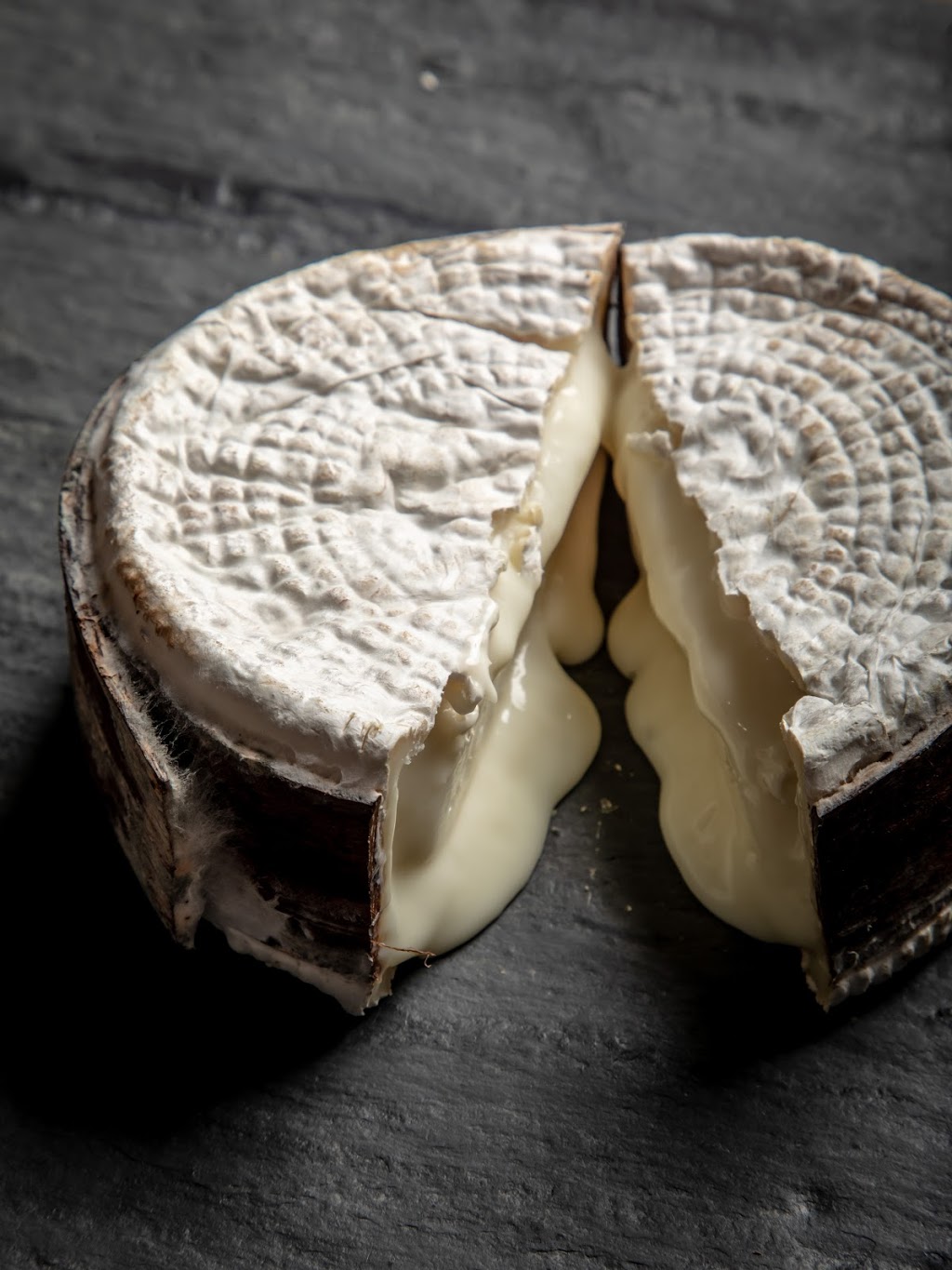 Saxelby Cheesemongers | restaurant | 75 9th Ave, New York, NY 10011, USA | 6468923077 OR +1 646-892-3077