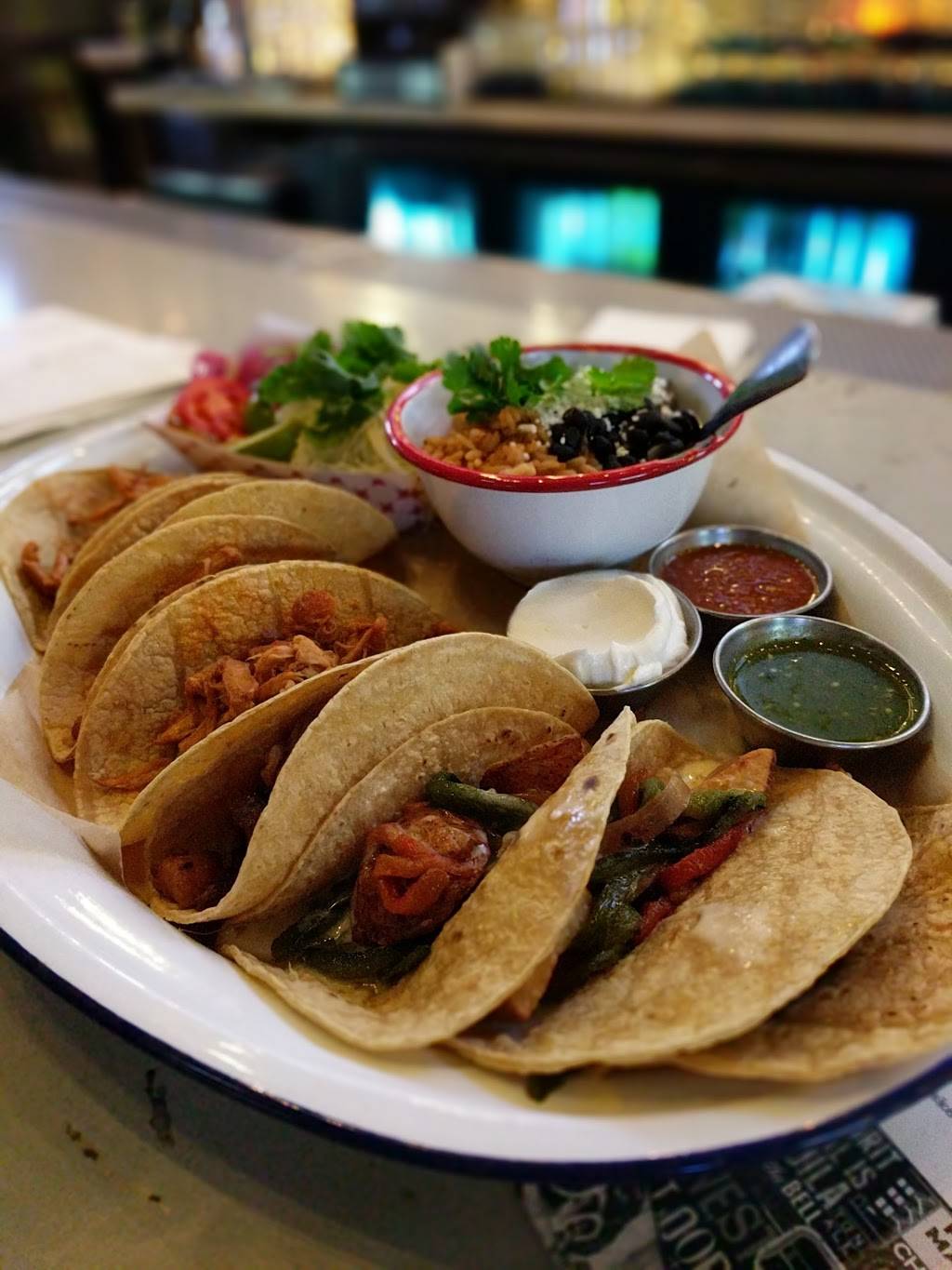 Federales | restaurant | 2222, 180 N Morgan St, Chicago, IL 60607, USA | 7738319696 OR +1 773-831-9696