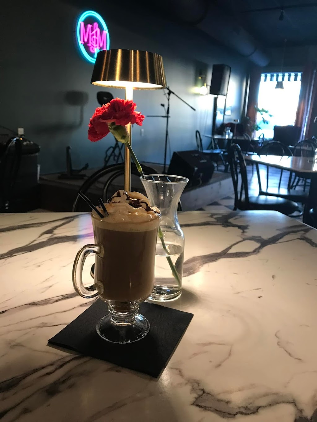 Main and Monroe | restaurant | 40 S Main St, Lexington, TN 38351, USA | 7312495665 OR +1 731-249-5665