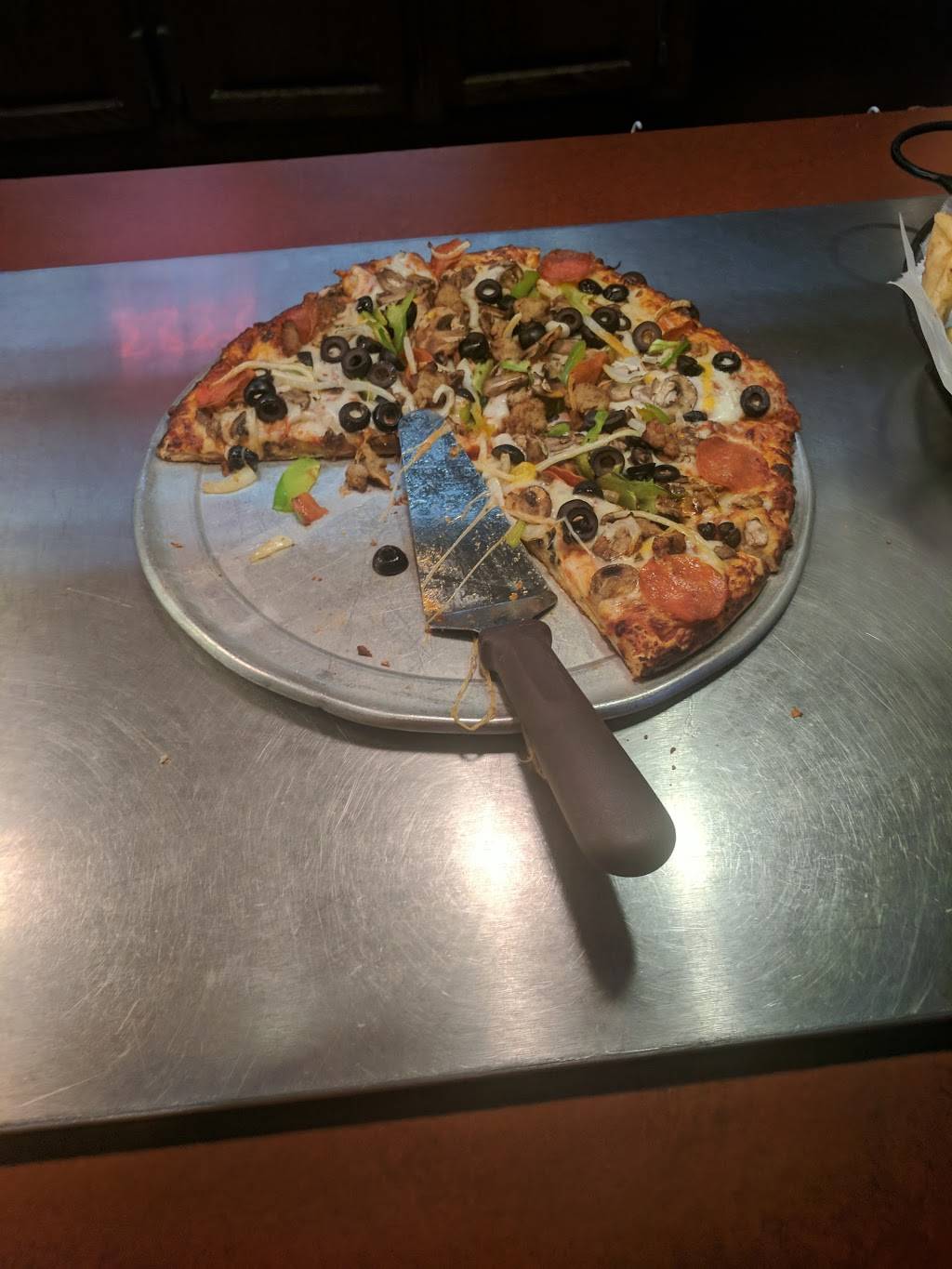 Round Table Pizza | meal delivery | 11095 Warner Ave, Fountain Valley, CA 92708, USA | 7148390276 OR +1 714-839-0276