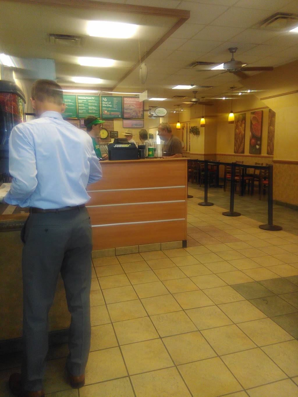 Subway | restaurant | 156 Magnolia St, Spartanburg, SC 29306, USA | 8645850133 OR +1 864-585-0133