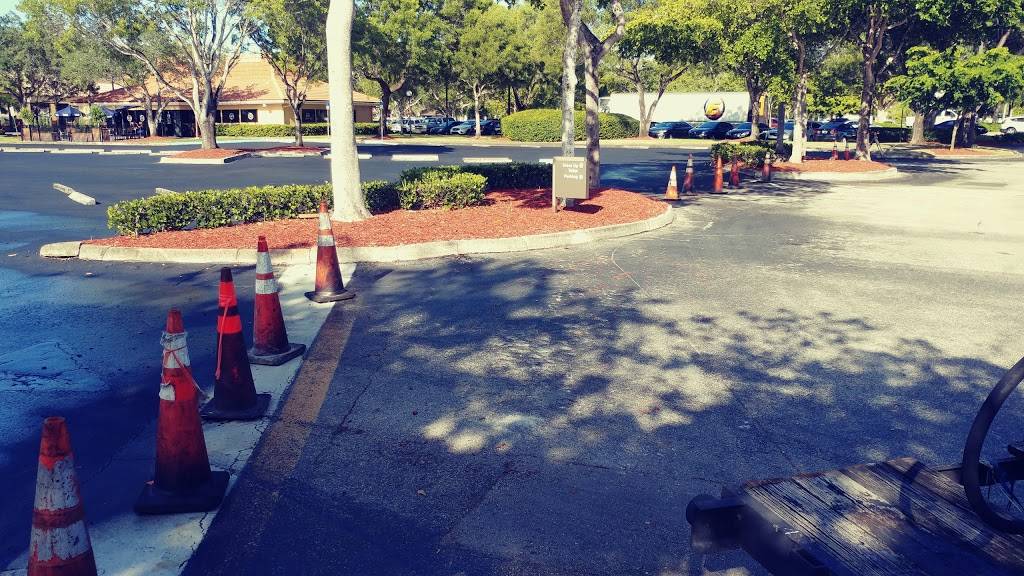 Welleby Plaza | shopping mall | 10077-10153, W Oakland Park Blvd, Sunrise, FL 33351, USA | 5616302300 OR +1 561-630-2300